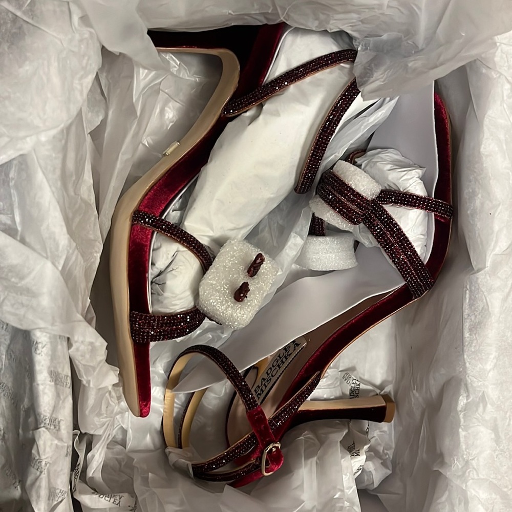Badgley Mischka sandals